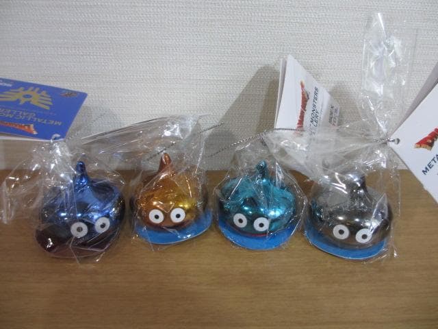 メタリックモンスターズ　スライム　４個　ドラクエ　フィギュア　子供　おもちゃ