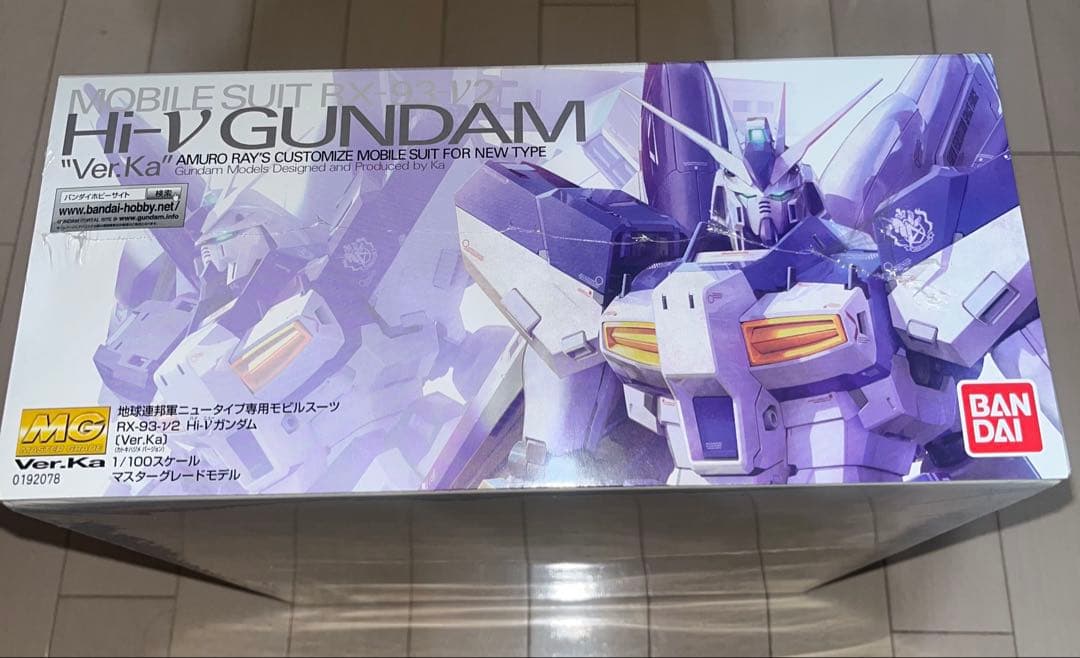 新品　未組立 MG 1/100 Hi-νガンダム