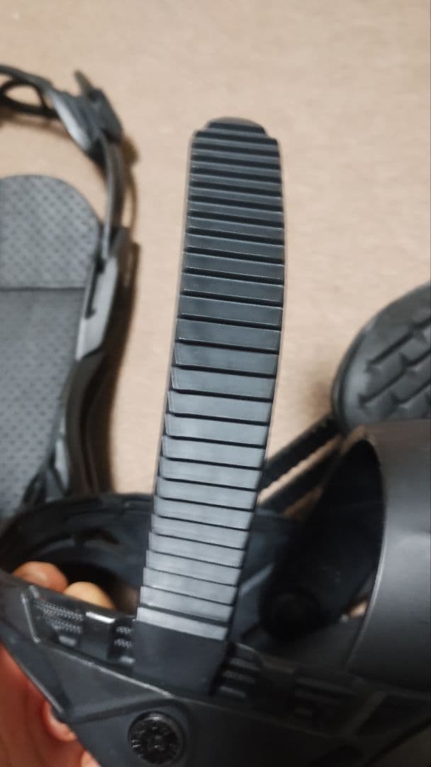 サロモン　ホログラム　S　ビンディング　スノーボード