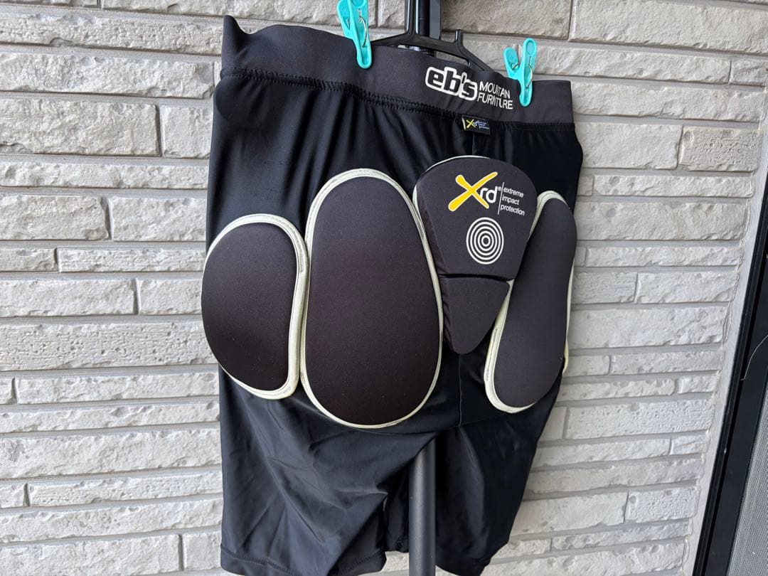 【美品】eb's エビス SLIM XRD スノーボード プロテクター　サイズL