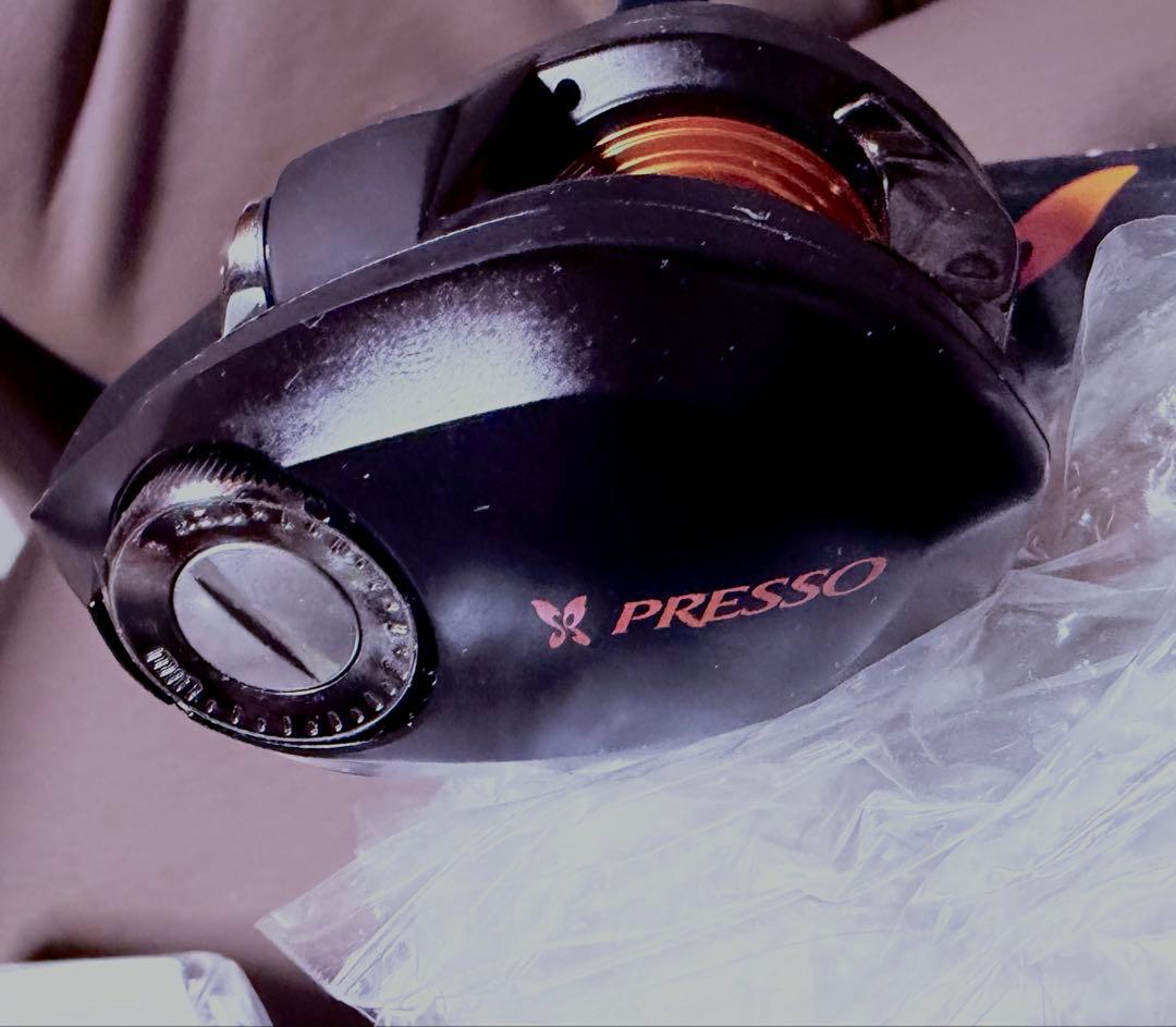 超希少 ダイワ Daiwa PRESSOシルバークリーク プレッソベイト右・新品