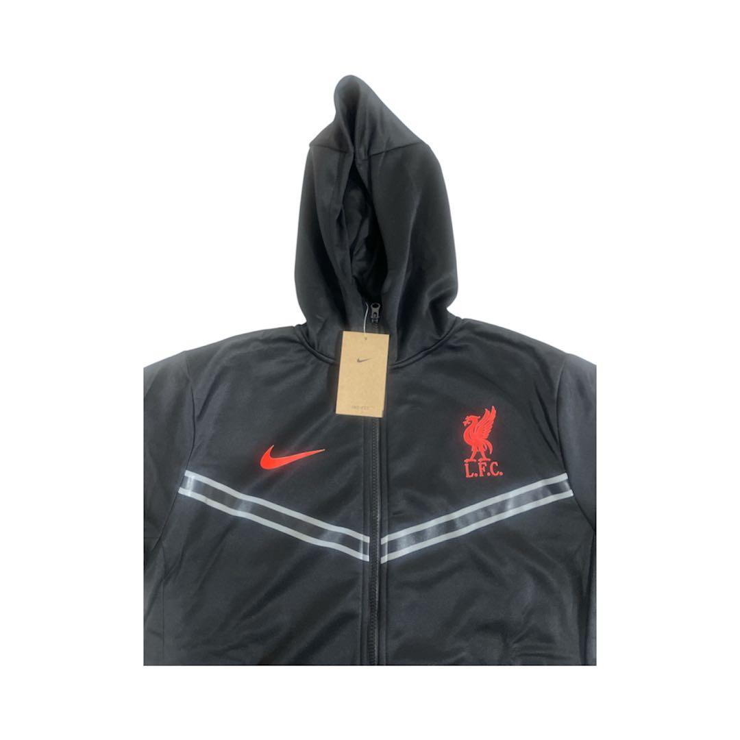 リバプール　遠藤航所属　ナイキ　ウェア　パーカー　XLサイズ　新品未使用品