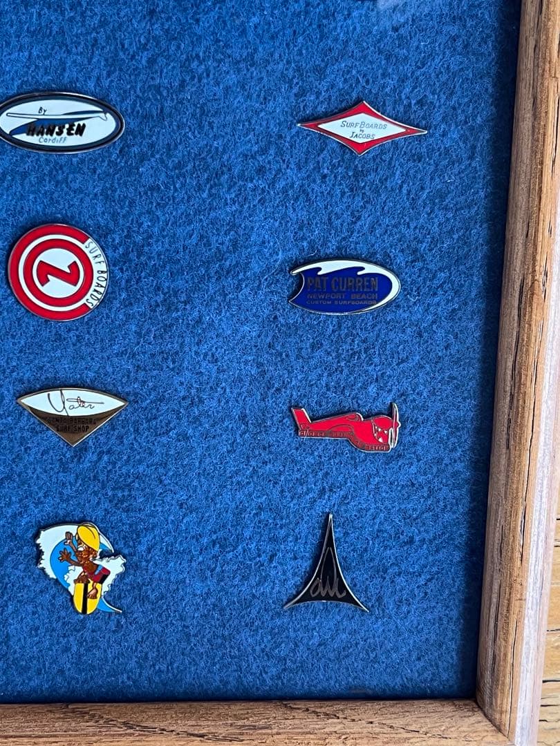 ビンテージサーフボードピンバッジコレクション額装　オールドサーフ ロングボード