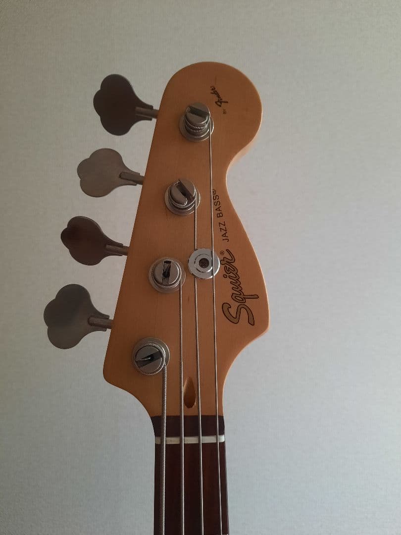 Squier Jazz Bass サンバースト
