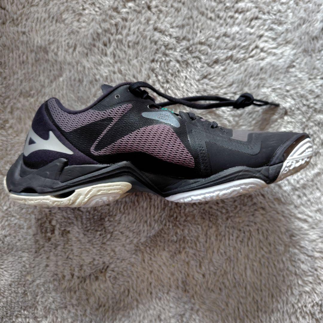 Mizuno バレーボールシューズ ウエーブライトニングZ8 WIDE 26.5