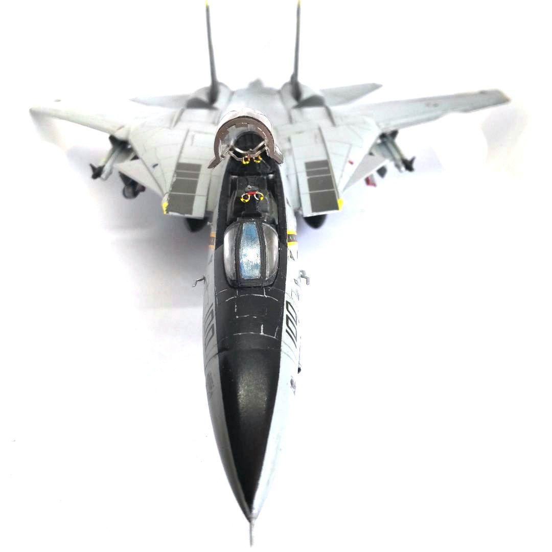 【完成品】 F-14B トムキャット ジョリー ロジャーズ 1/72