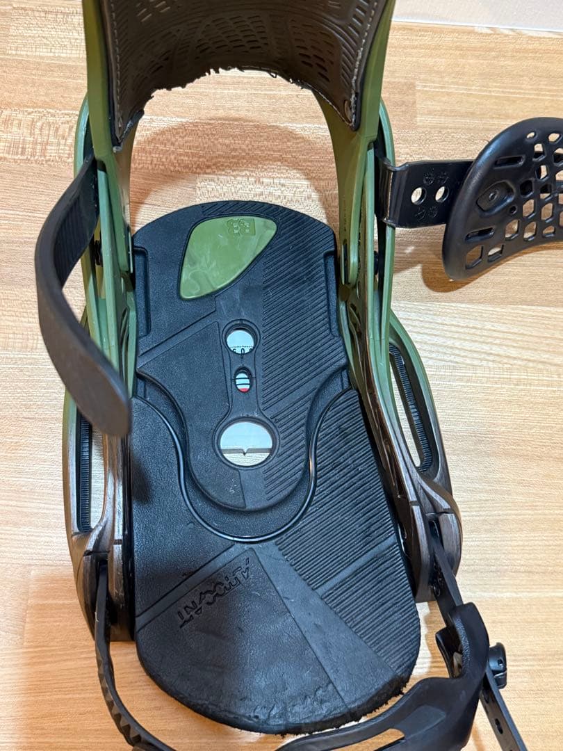 Burton マラビータ EST　メンズ バイン　　Mサイズ