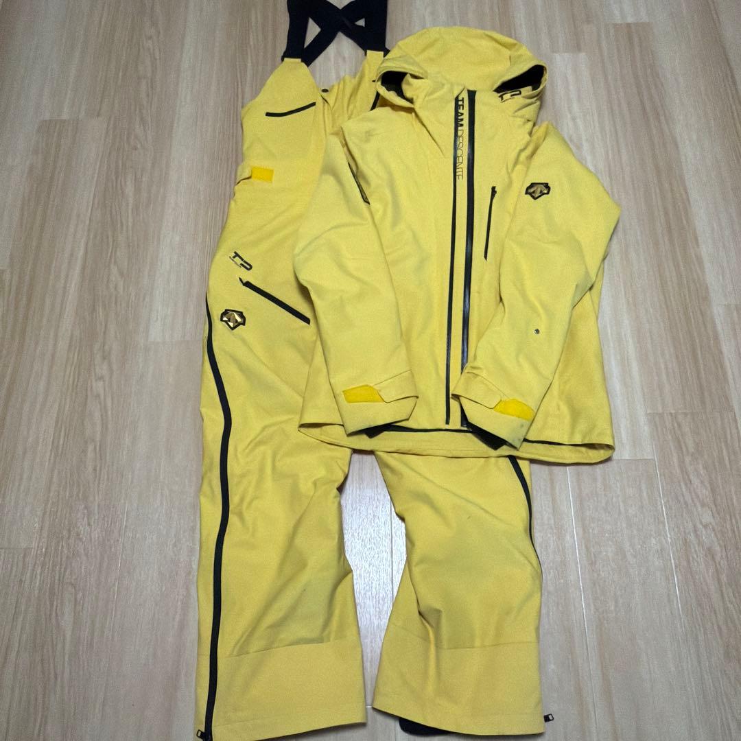 DESCENTEスキーウエアー上Lサイズ下Oサイズ