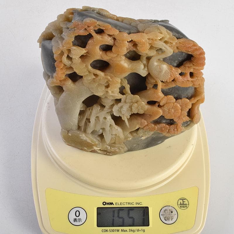 中国　玉石寿山石彫刻　鶴松刻　置物　唐木台付　V　R9120