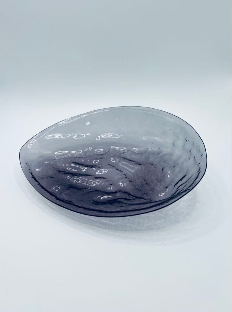 江戸ガラス　型吹きガラスあわび型皿　紫　ギヤマン　びいどろ　アンティーク和ガラス