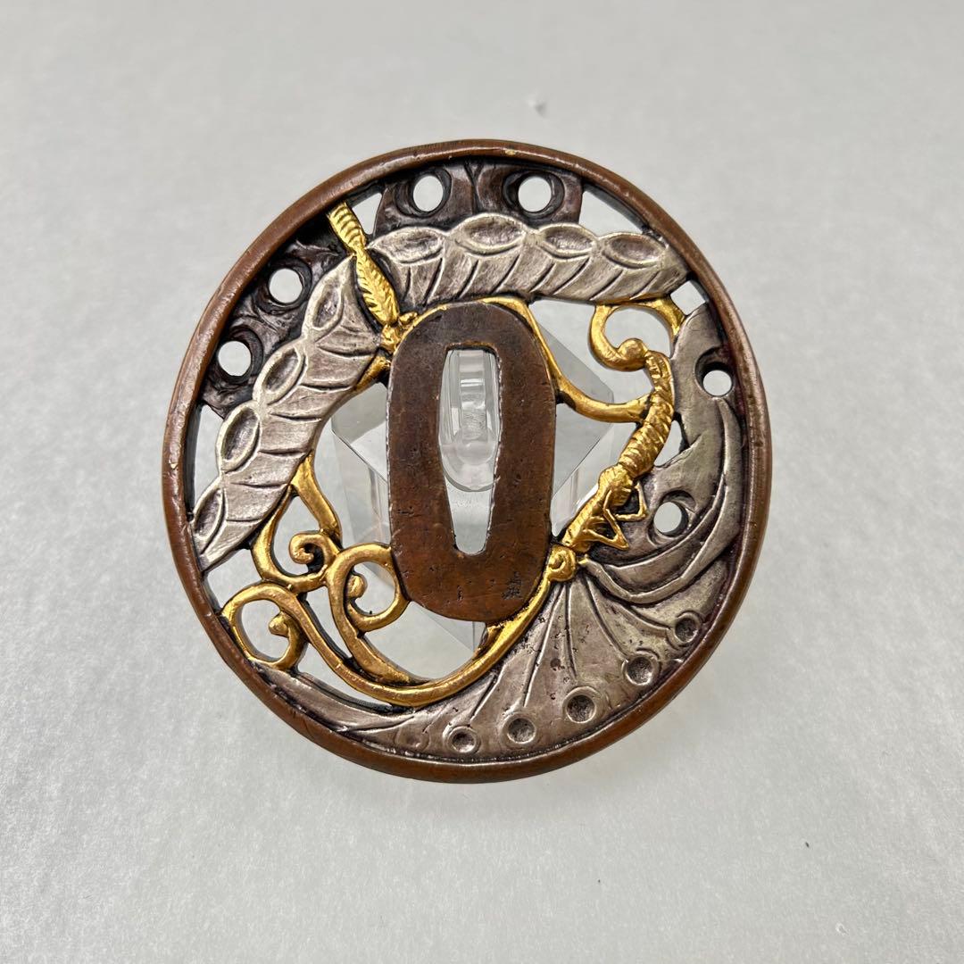 埋忠作 刀鍔　鍔　日本刀装具　銅地　細工　金銀メッキ　刀剣美術