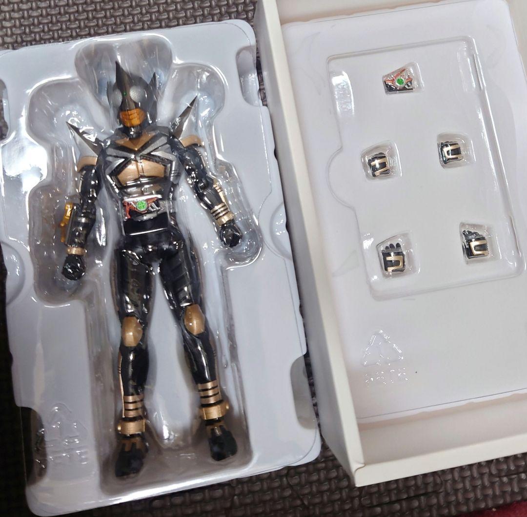 S.H.Figuarts 真骨彫　仮面ライダーキックホッパー&パンチホッパー