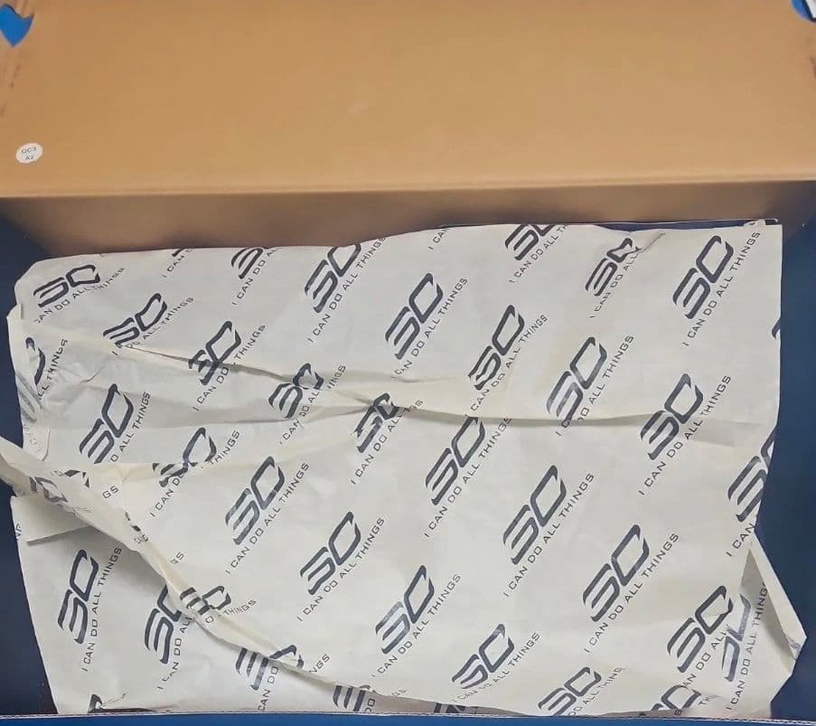 【未使用品！】アンダーアーマー　カリー3　ダブネーション　28センチ