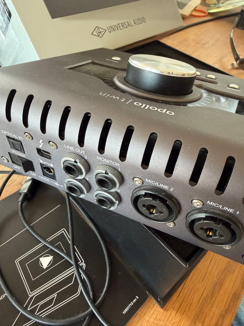 〜スタイリスト〜UNIVERSAL AUDIO Apollo