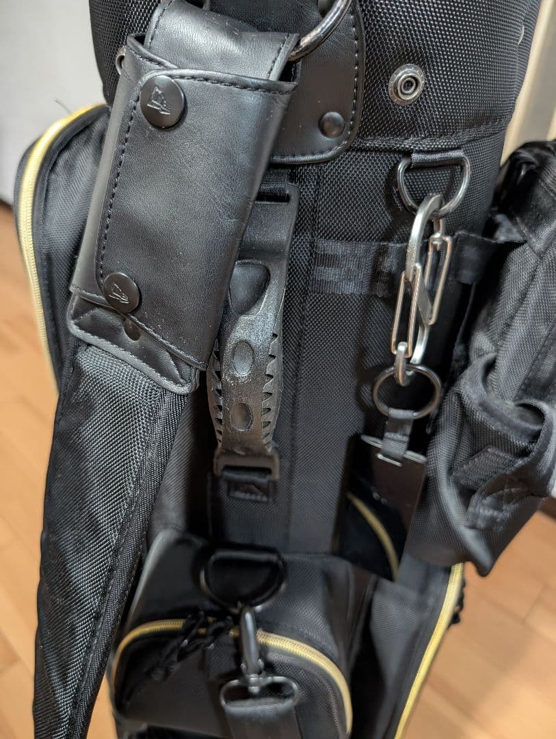 ニューエラ キャディーバッグ ブラック × ゴールド 9型 48㌅