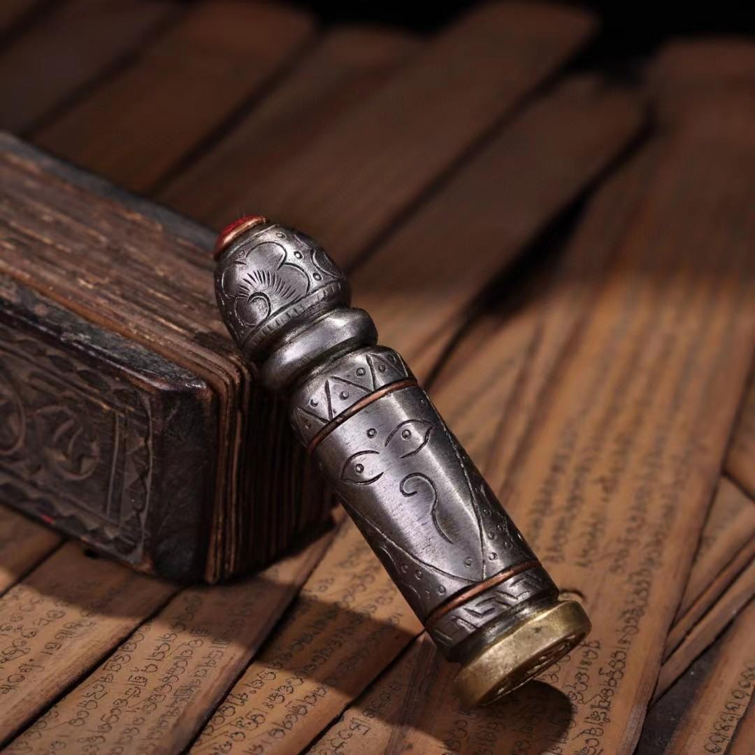 中国古美術・旧蔵チベット収·蔵伝工芸 ・寒鉄錾刻蔵伝印鑑・置物・文房具・時代物