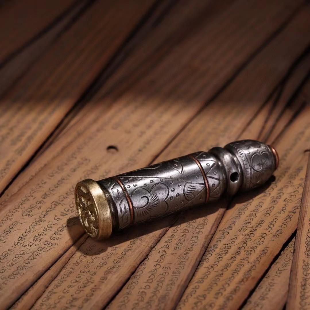 中国古美術・旧蔵チベット収·蔵伝工芸 ・寒鉄錾刻蔵伝印鑑・置物・文房具・時代物