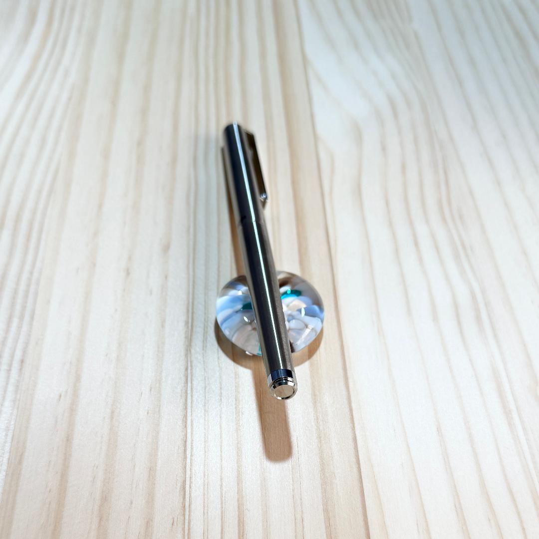 ぺんてる　エクスキャリバー　水性ボールペン　ステンレスシルバー