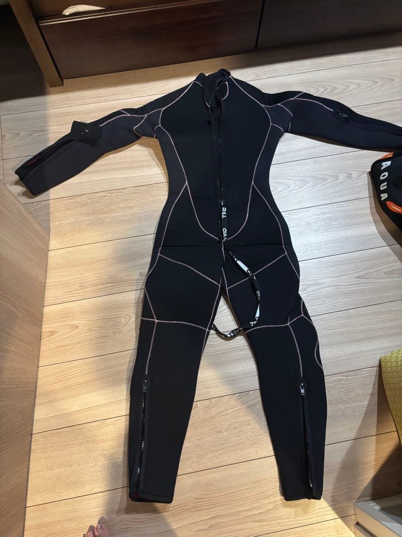 GULL フルスーツ ブラック ピンクロゴ　Mw
