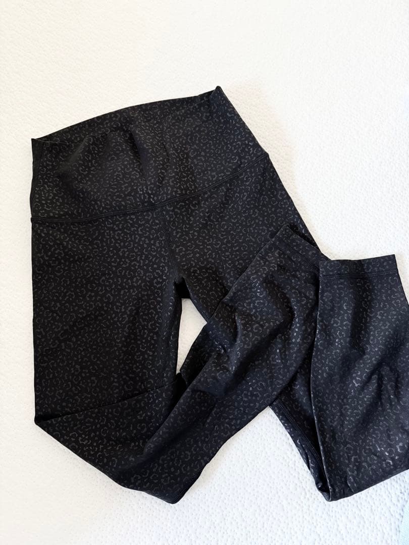 ルルレモン　レオパード柄 ブラック ヨガレギンス　パンツ サイズ6
