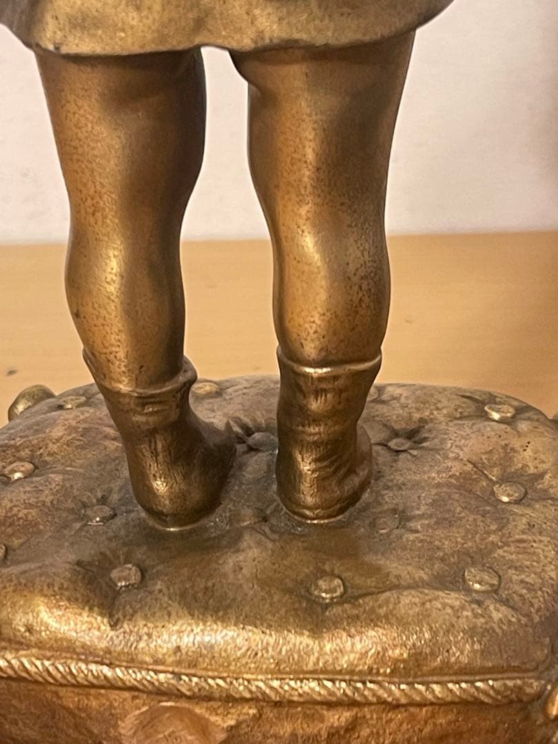 ブロンズ製少女像 メガネ付き