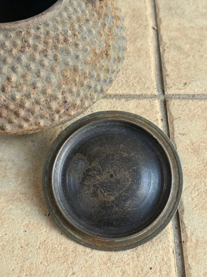 鋳鉄製 鉄瓶 凹凸デザイン