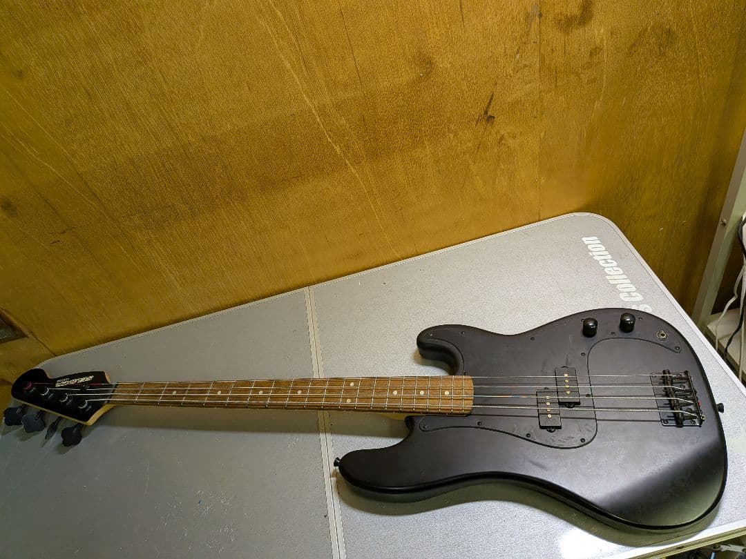 SELDERマッドブラック 4弦エレキベース