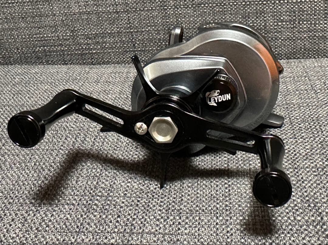 明日までセール！新品 超軽量 丸型ベイトフィネスリール　左ハンドル ベイトリール