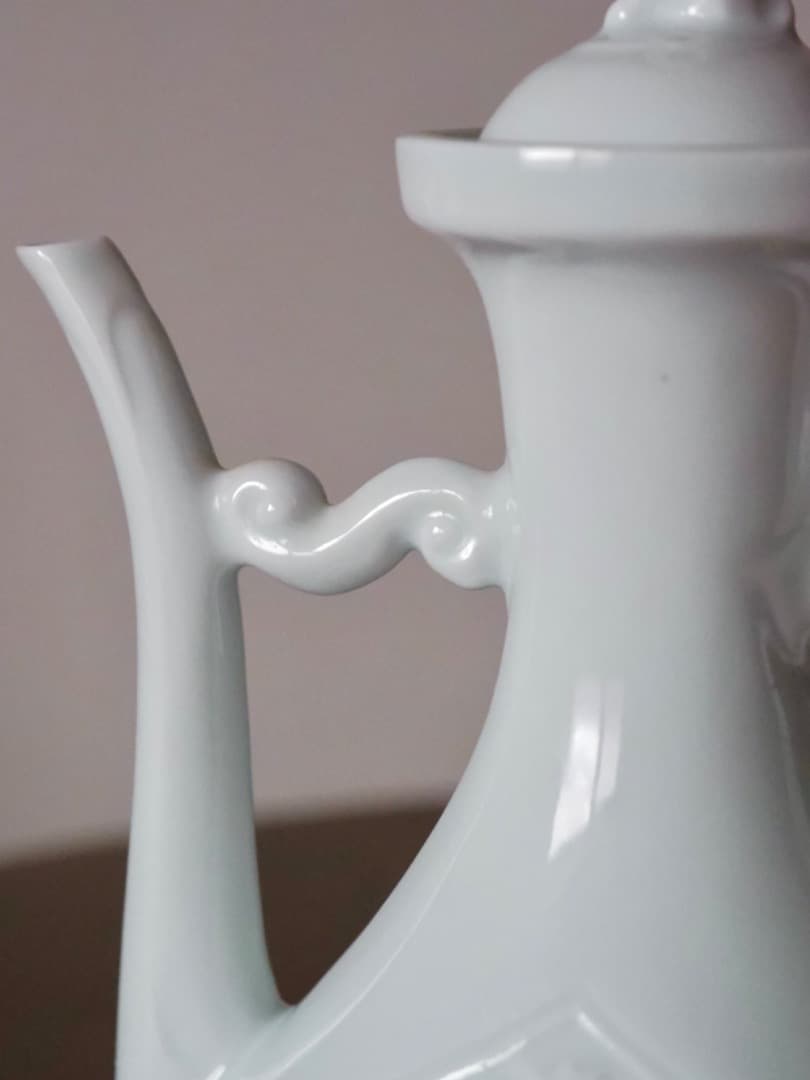 平安石亭　松本石亭　白磁彫花　仙盞瓶　水注　茶道具　現代工芸Q2351