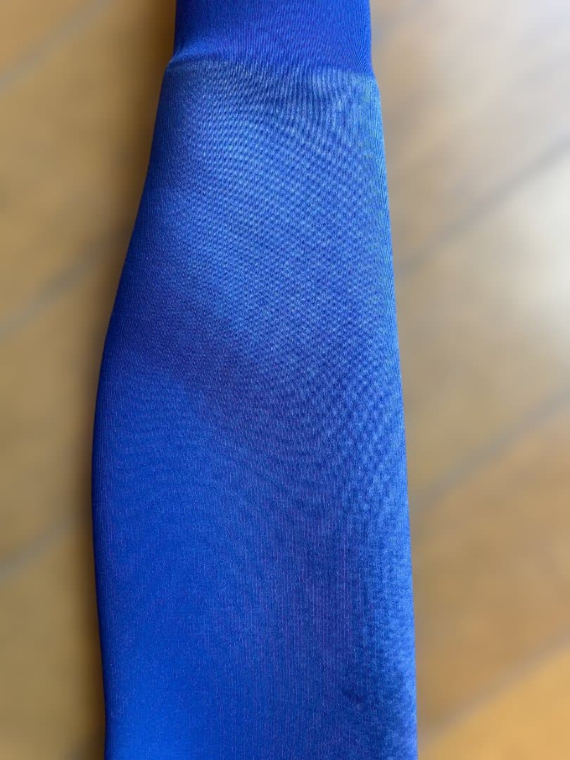 REVO タッパー 青 ジッパー付き