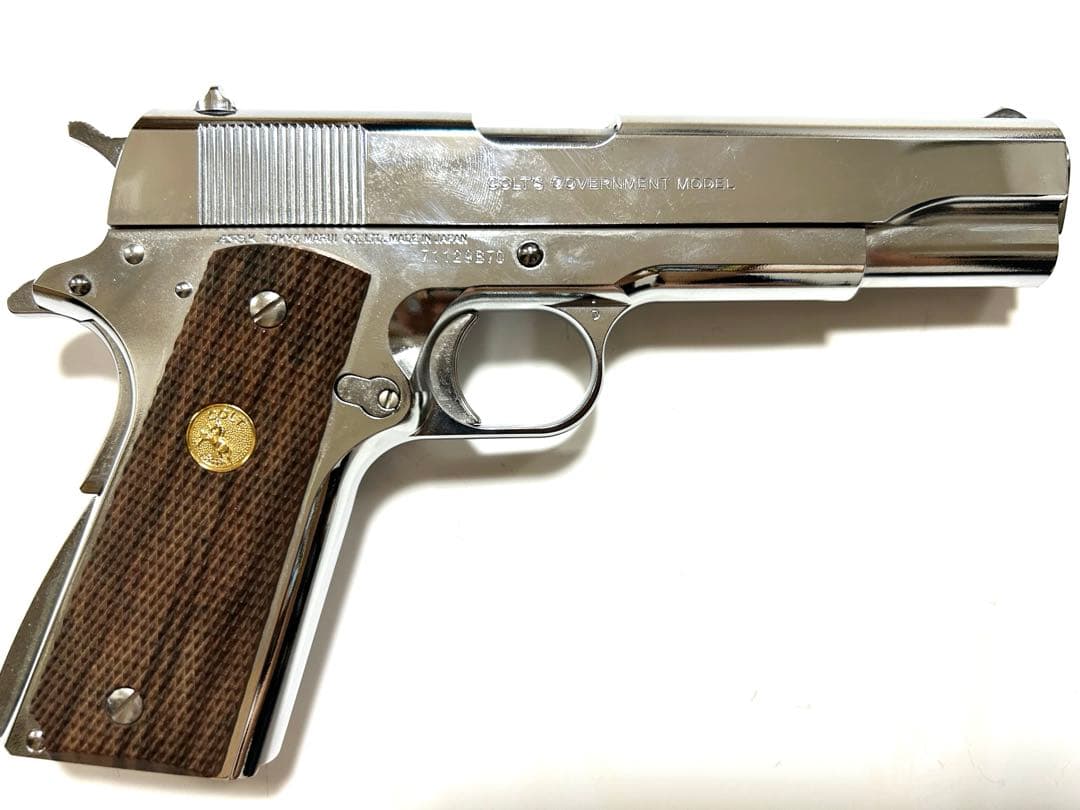 コルトガバメント　ニッケルフィニッシュ