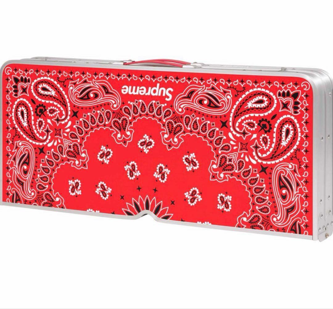 Supreme®/Coleman® Folding Table Set