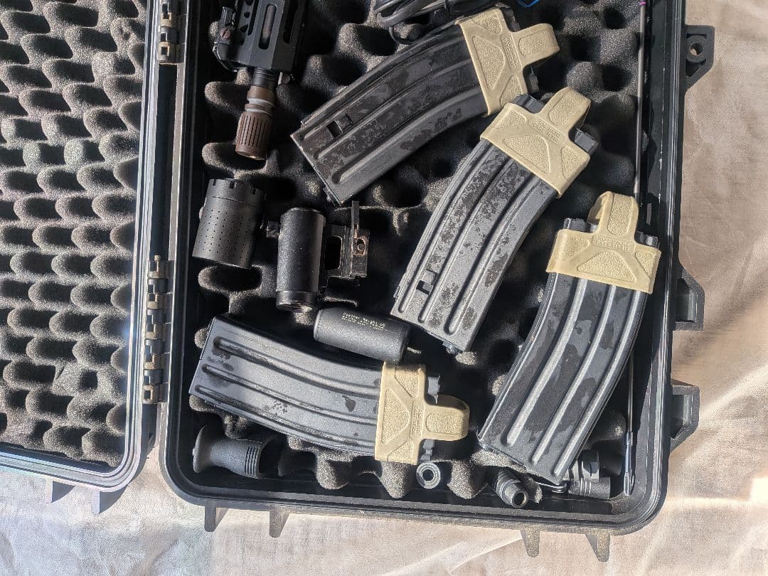 東京マルイ　次世代電動ガン　M4 ハードケース付き