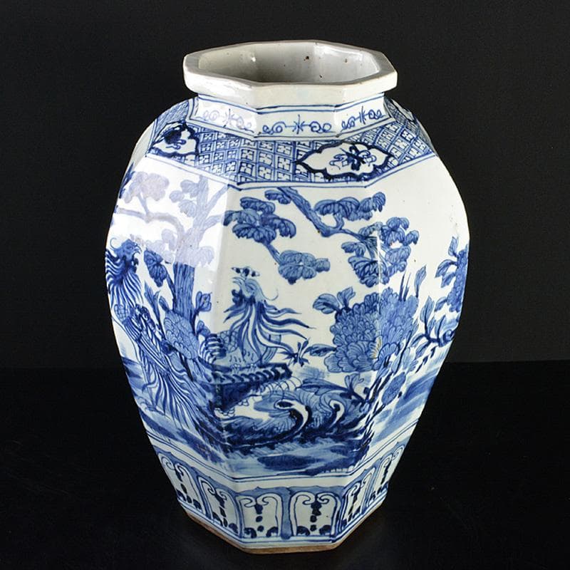 中国　景徳鎮製款　青花　神獣花文　八角面取瓶　高さ約48cm　V　R7338F