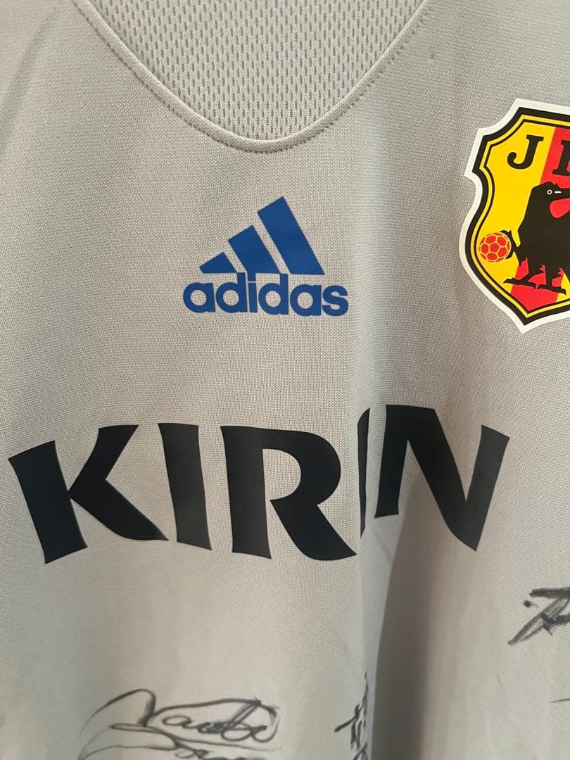 未使用　サッカー　 adidas 直筆サイン入　ウェア　ユニフォーム　中田英寿