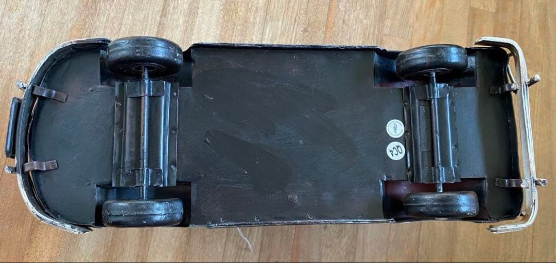 ワーゲンバス風 ブリキ製のミニカー ②