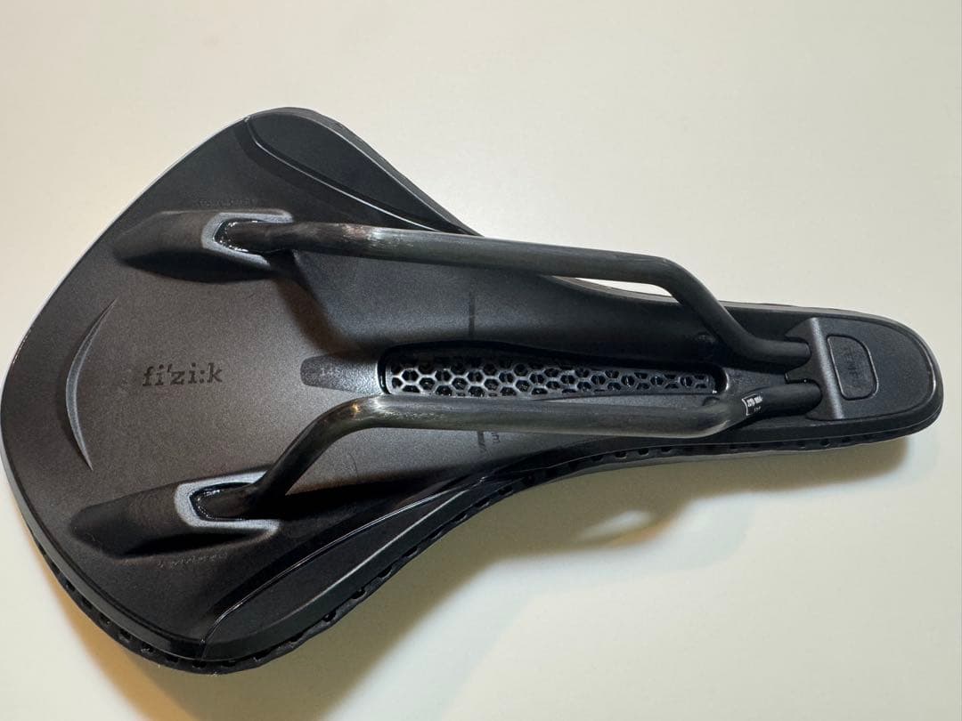 パーツ Fizik TEMPO ALIANTE R1 ADAPTIVE 145mm