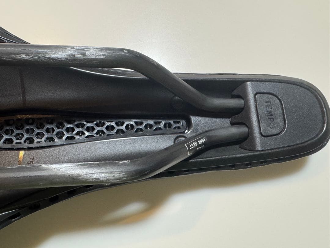 パーツ Fizik TEMPO ALIANTE R1 ADAPTIVE 145mm