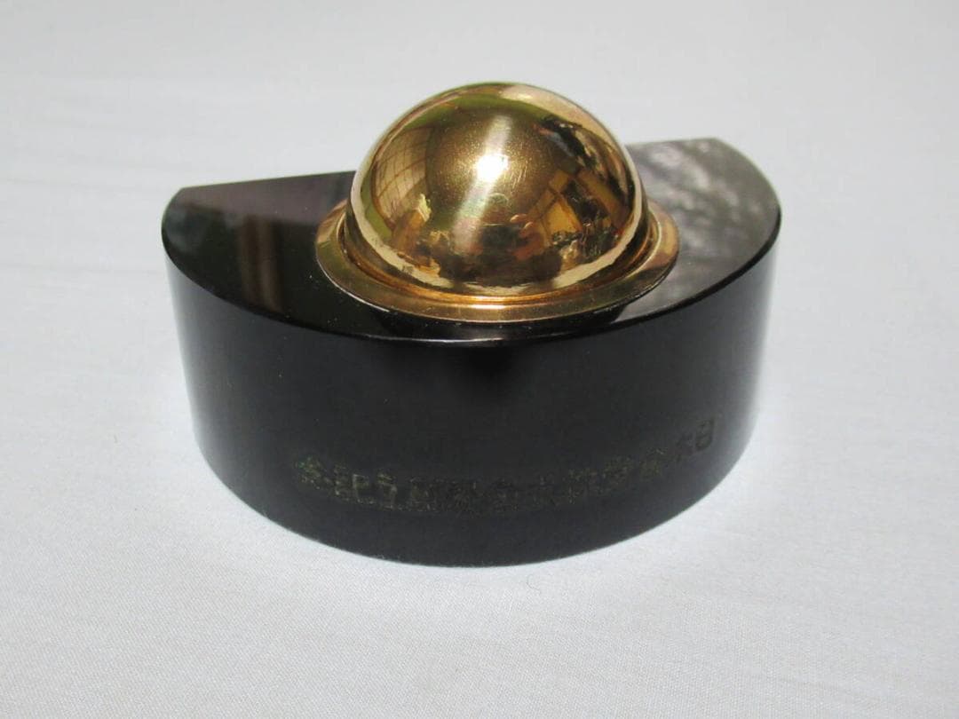 極希少◆鉄道省『日本食堂株式会社創立記念』黒ガラスと真鍮製 九〇式鉄帽 インク壺