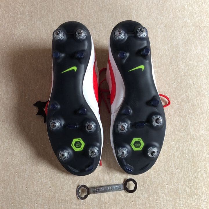 NIKE ナイキ サッカースパイク　27．5cm