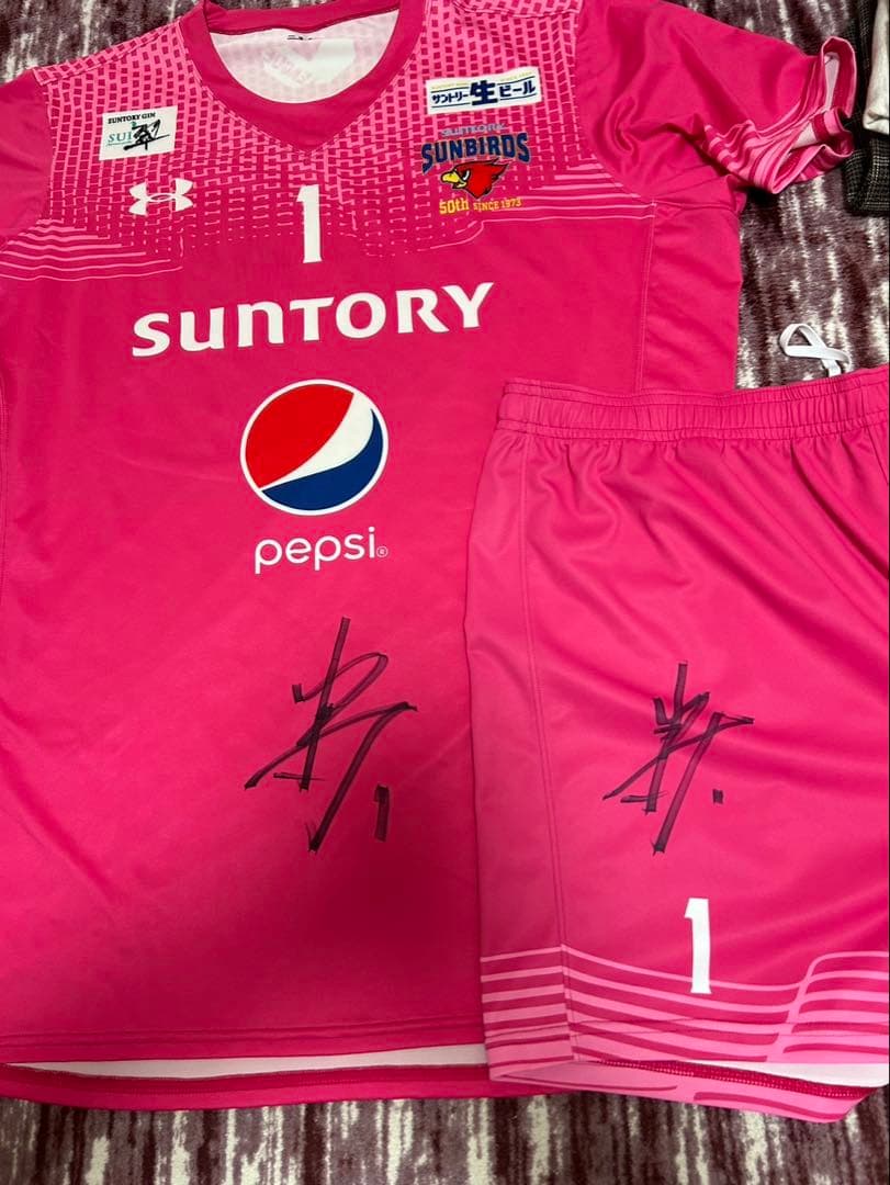 サントリーサンバーズ　小野寺太志　サイン入りユニフォーム上下セット