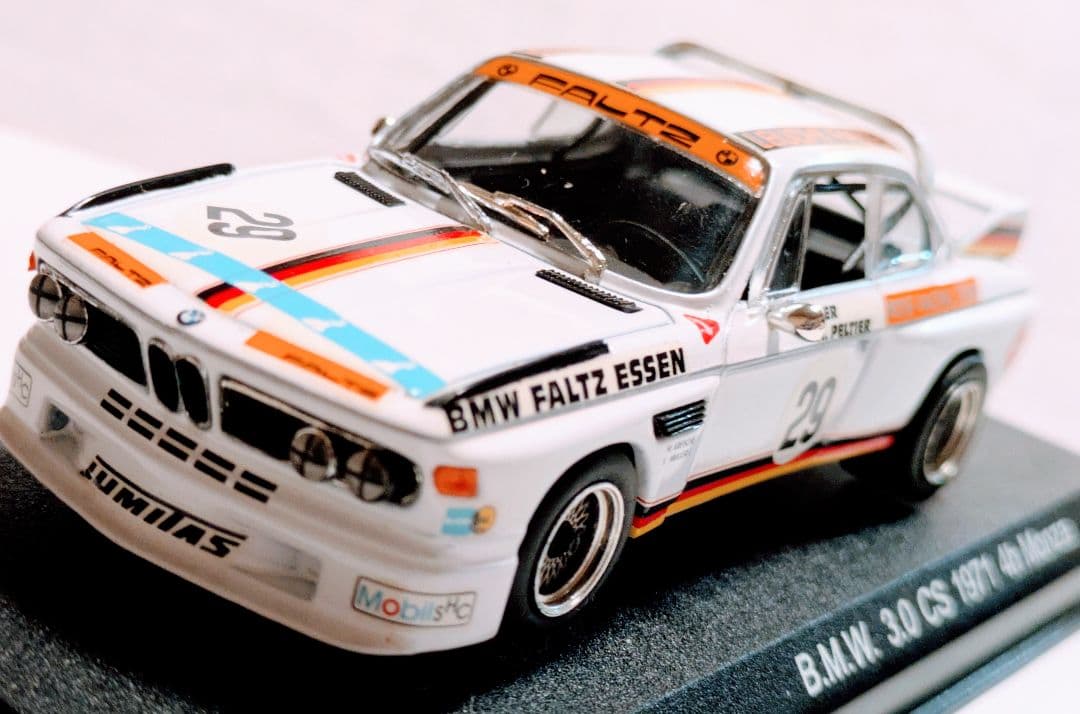 貴重 ３.０ＣＳ レーシングモンツァ１９７１年DetailCars１/43