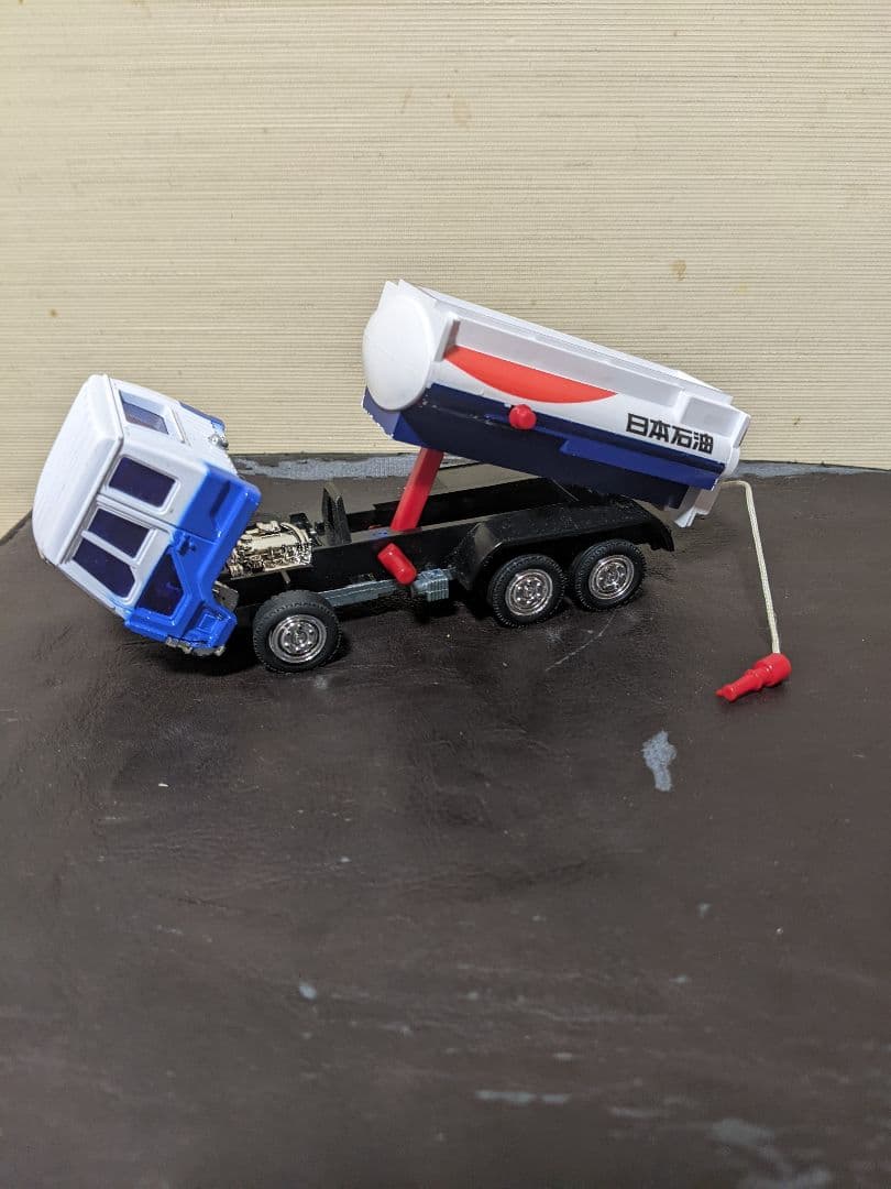 ヨネザワ　ダイヤペット　日本石油大型ふそうタンクローリー