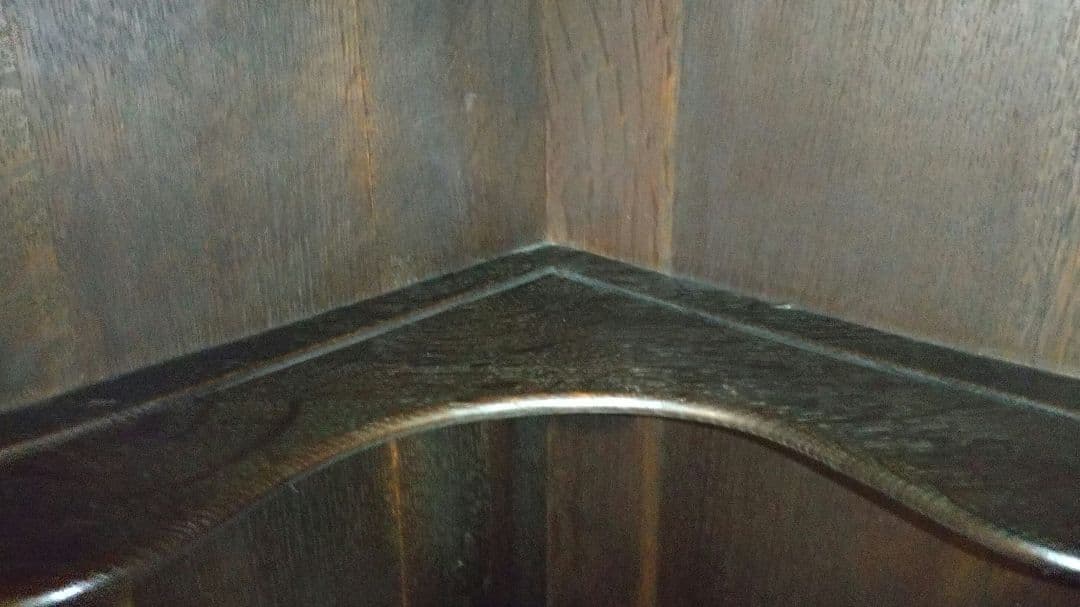 英国アンティーク ガラスコーナーキャビネット