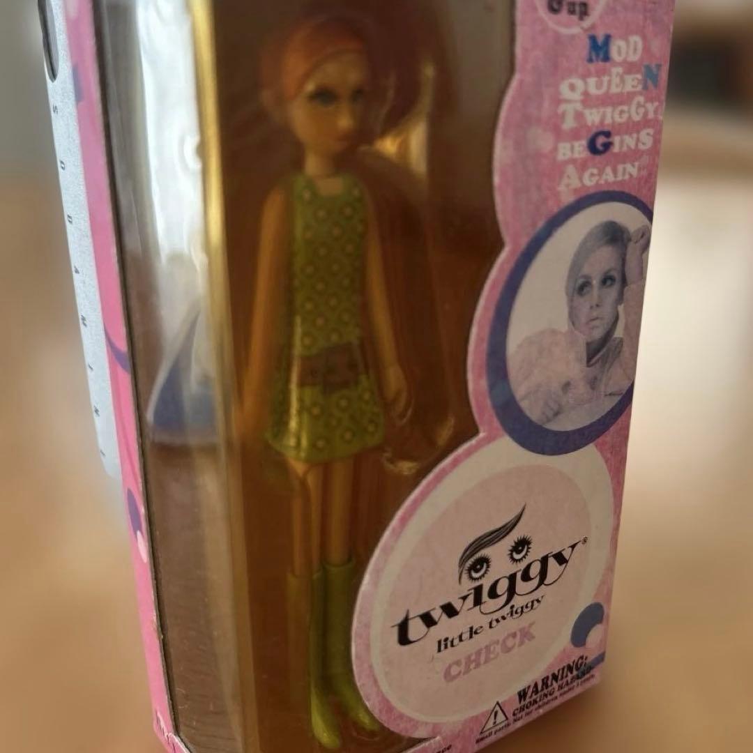 twiggy フィギュア　2種類
