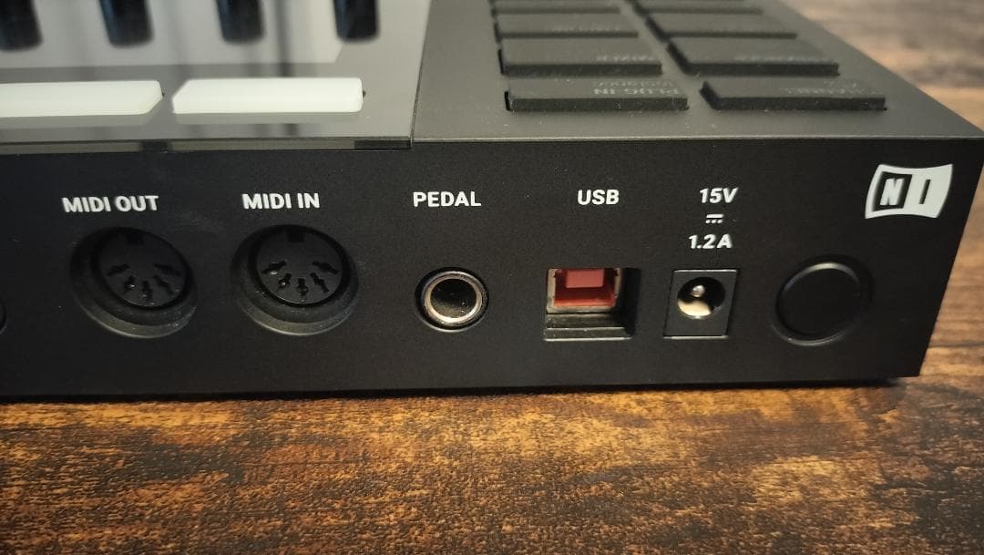 MASCHINE MK3 箱 付属品 NATIVE INSTRUMENTS_美品