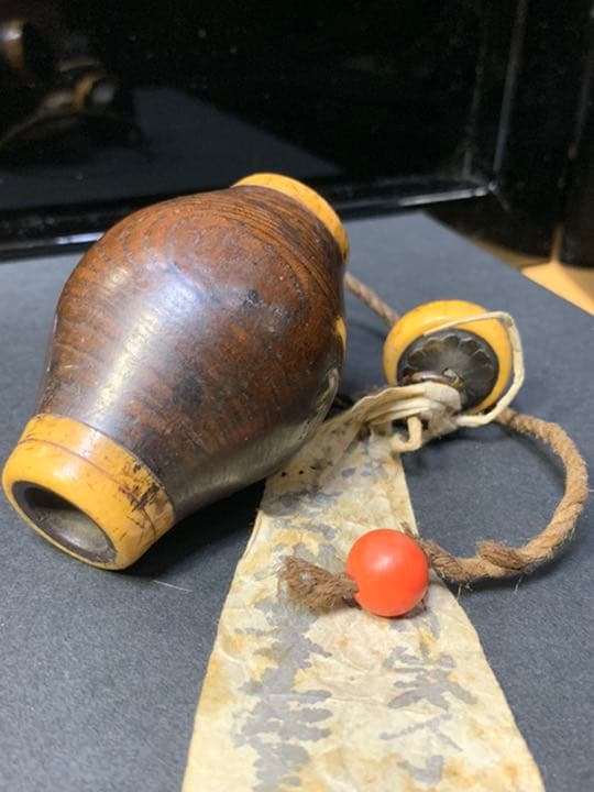 根付け　木製 印籠　サンゴ骨董煙草入れ　時代提げ物　民藝　古民具