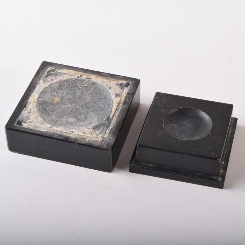 天然石　寒水石　飾玉　直径約7cm　置物　大理石台・時代箱付　C　7459