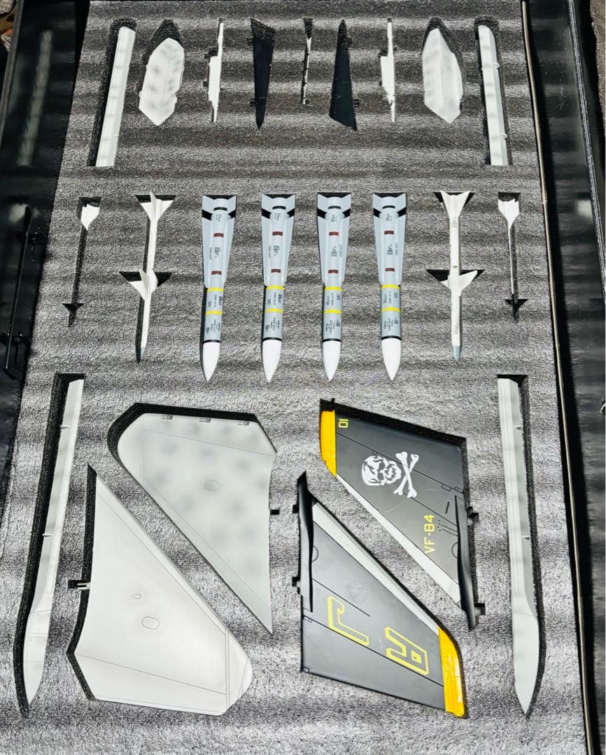 1/18 F-14A トムキャット VF84 ジョリーロジャース