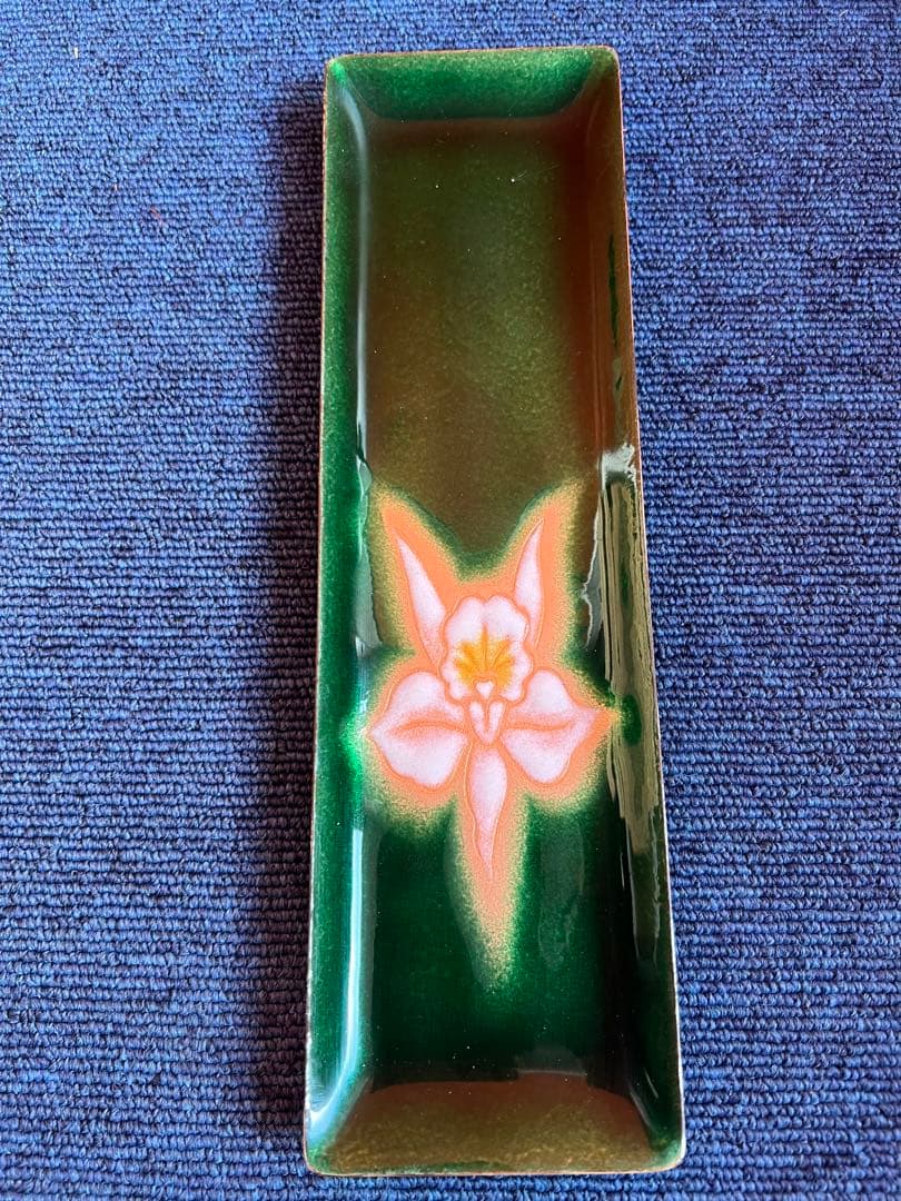 1342  七宝緑光釉洋蘭文　皿　未使用